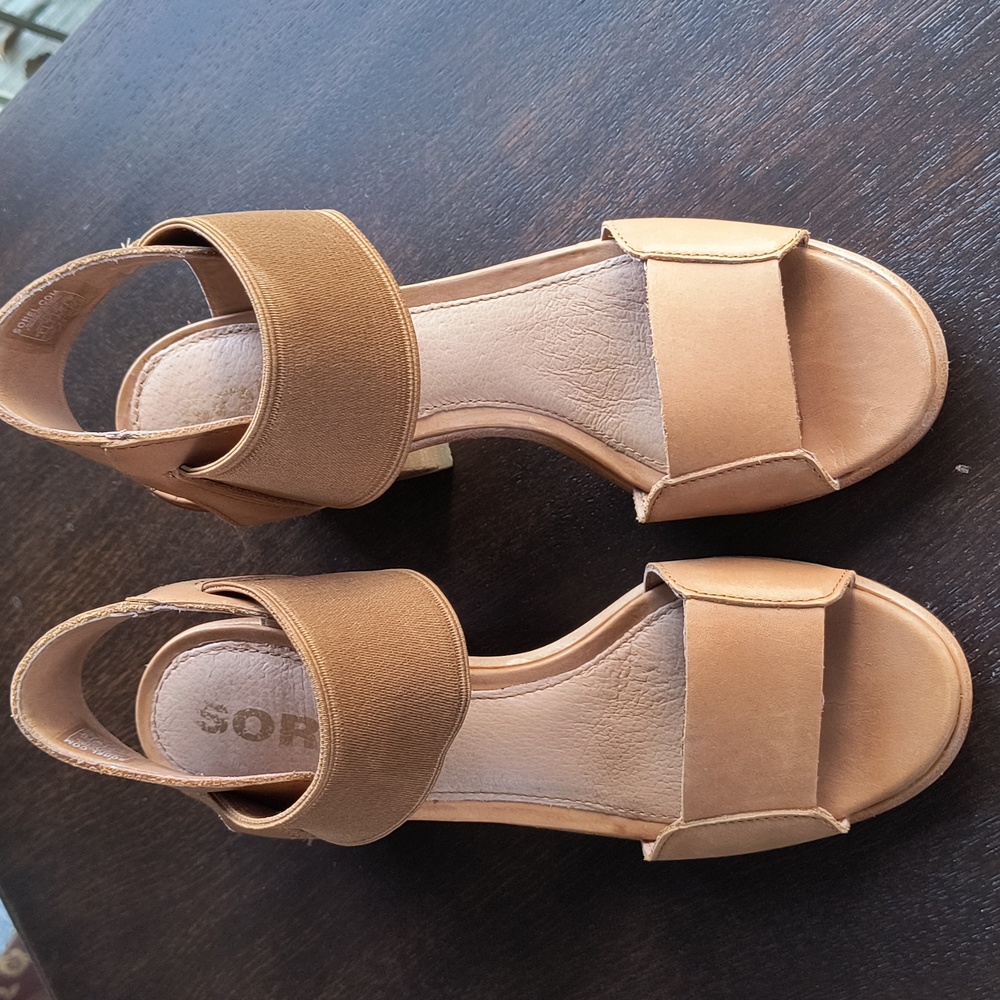 Sorel Nadia heel in camel brown size 9